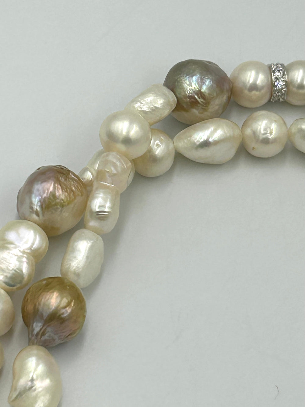 Women nacklace of Pearls